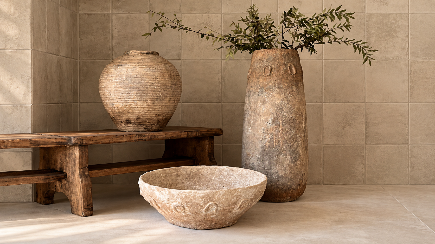 POTTERY, VASES & CERAMICS